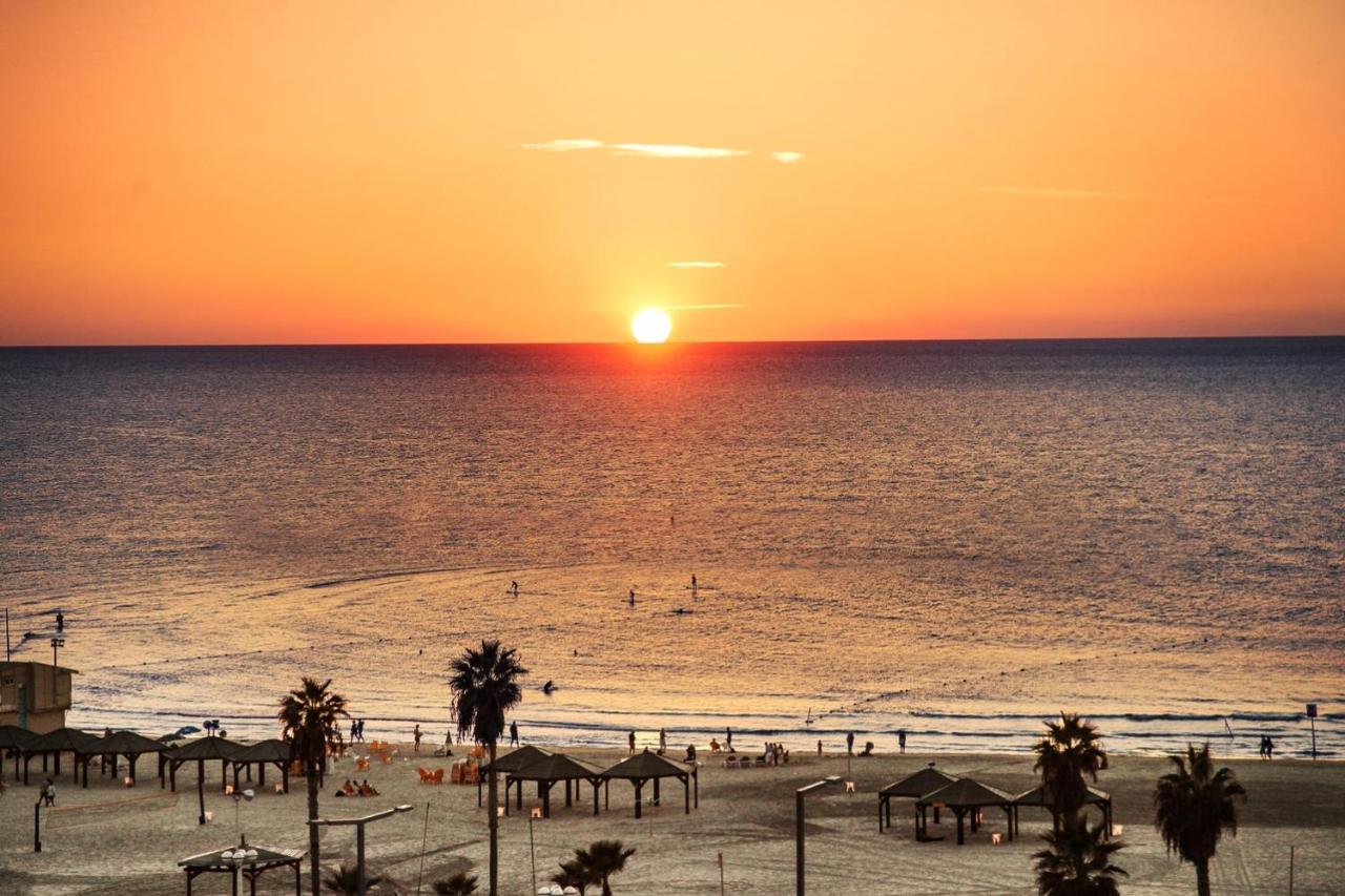 Brown Seaside A Member Of Brown Hotels Tel Aviv Exteriör bild